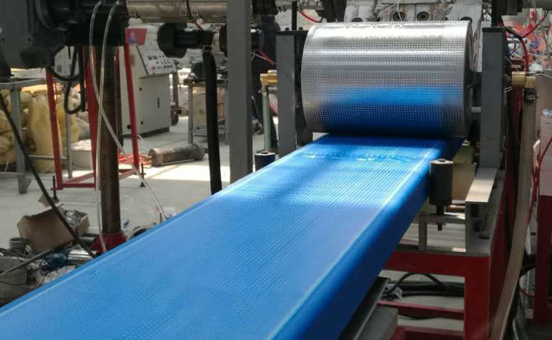 海洋踏板設備_PE海洋防滑踏板生產(chǎn)線